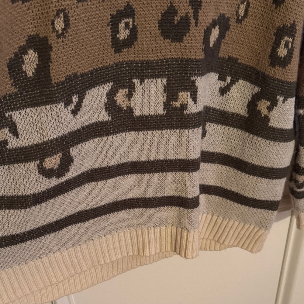 ANDREE BY UNIT Leopard Patterned Tan and Cream Sweater - Picture 7 of 9